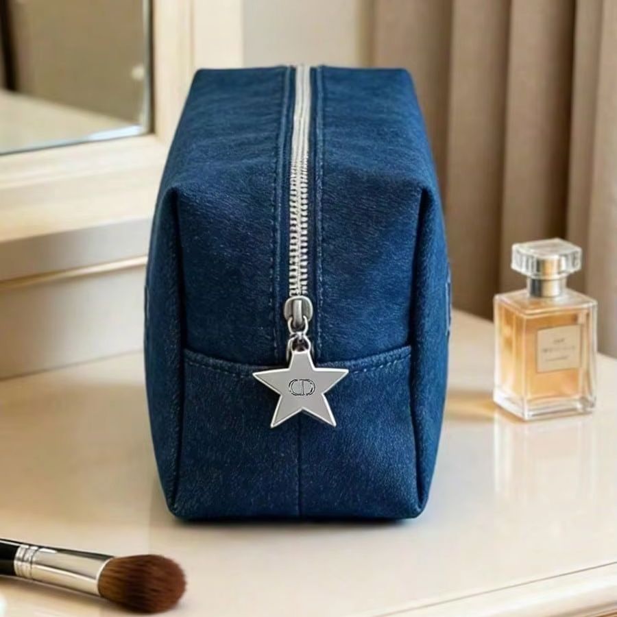 Dior Dark Denim Embroidered Lo - огляд і ціна Beauty Makeup Dior
