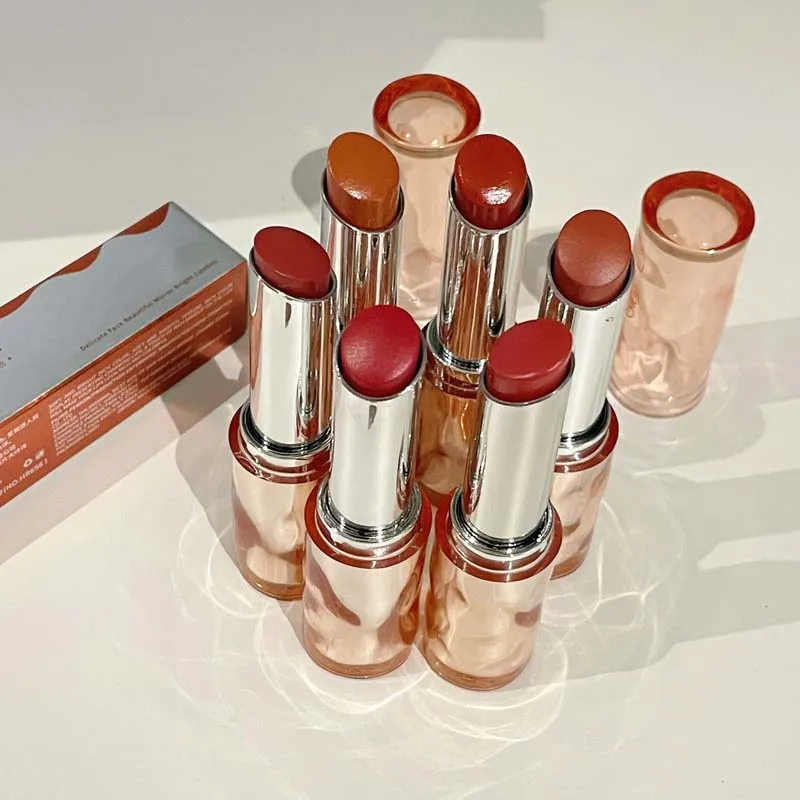 Mirror Light Lipstick Delicate - огляд і ціна Beauty Without Makeup