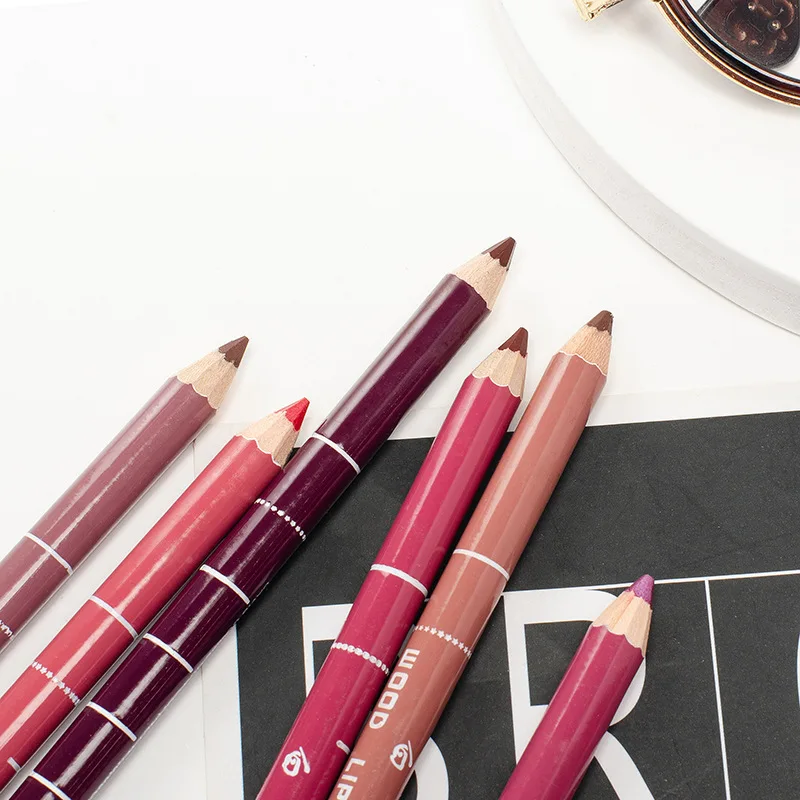 Colored Lip Liner Pencil Black - огляд і ціна Lip Liner Pencil